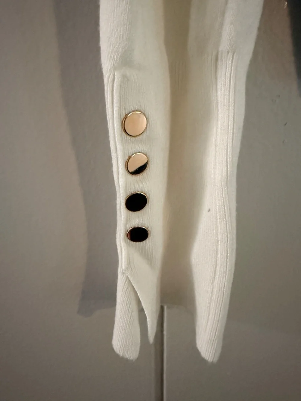 Skies Are Blue M White Turtleneck Sweater Gold Button Split Cuff